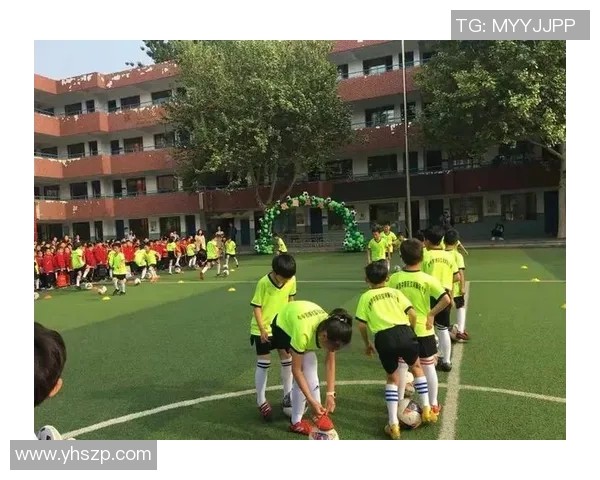 足球巨星俊朗头像闪耀绿茵激情点燃无限青春梦想